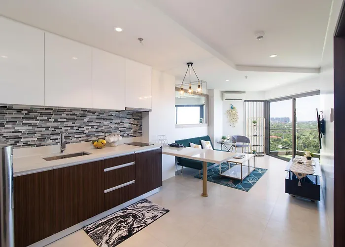 Seaside Luxury Living *